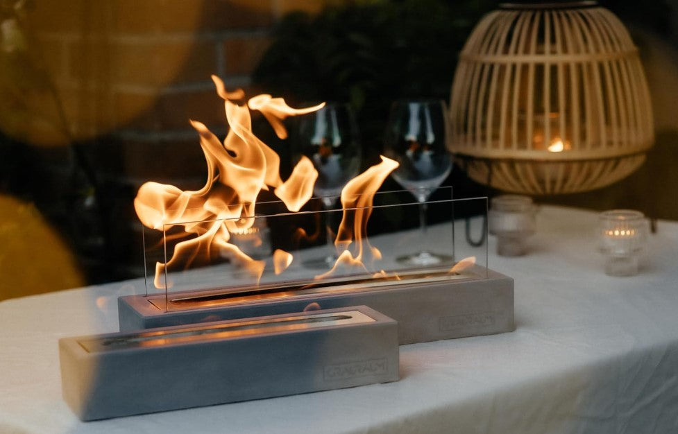 Tischkamin Tillmann mit Glas aus Beton, Bio-Ethanol Kamin handgefertigt in Leipzig – Beton-Harmonie