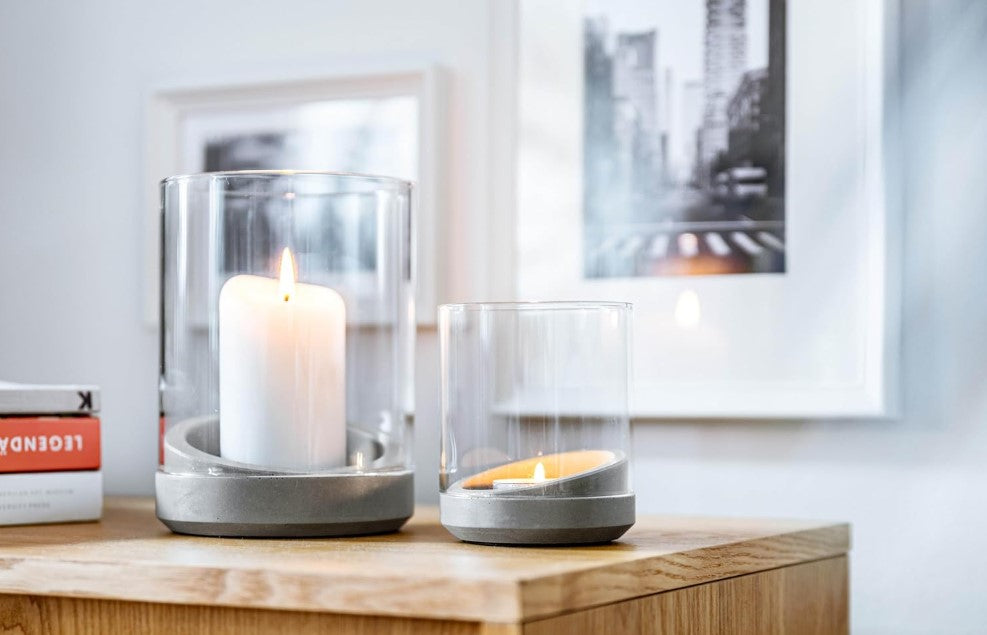 Windlicht Wilma aus Beton mit Glaszylinder, handgefertigt in Deutschland – Beton-Harmonie